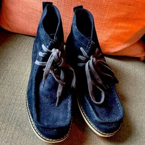 Boys blue faux suede lace up booties size 4